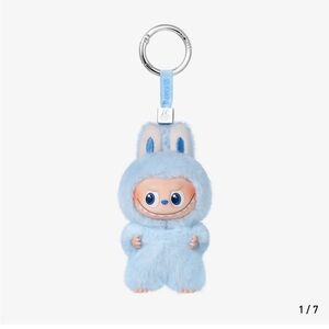 THE MONSTERS Pin for Love - Confirmed D